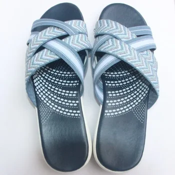 Letné dámske Papuče 2023 Nové Ľahké a Pohodlné Ploché Listy Plus Veľkosť Módne Lady Bežné Pláži Sandál Zapato Mujer - Obrázok 2  